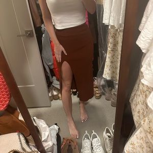 Aritzia Wilfred slit skirt